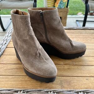 The Shoe Box Suede Wedge Ankle Boots 39
